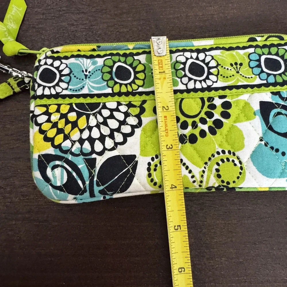 Vera‎ Bradley Limes Up Wristlet Zip Wallet Phone Case Credit Card Slots Retired